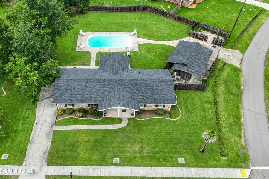 904 Waveland Avenue, Waveland, MS 39576 - Image #2