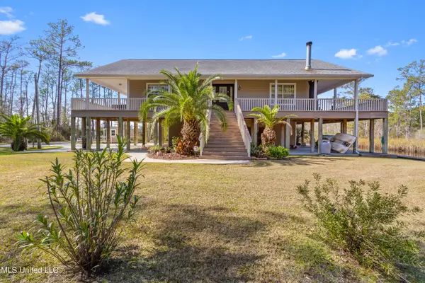 6187 1st Street, Bay Saint Louis, MS 39520