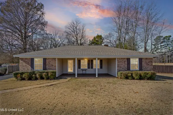 213 Dogwood Lane, Batesville, MS 38606