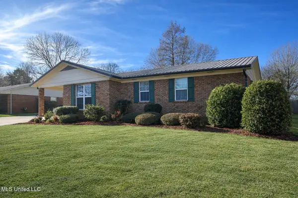 2049 Oakhurst Drive, Grenada, MS 38901