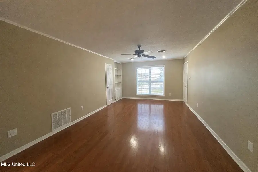 2049 Oakhurst Drive, Grenada, MS 38901 - Image #2