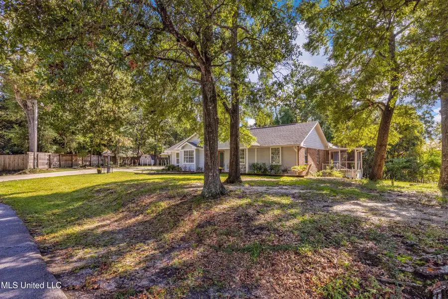 9321 Coconut Drive, Ocean Springs, MS 39564 - Image #2