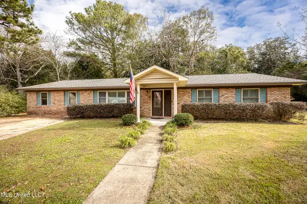 1107 Le Badine Court, Ocean Springs, MS 39564