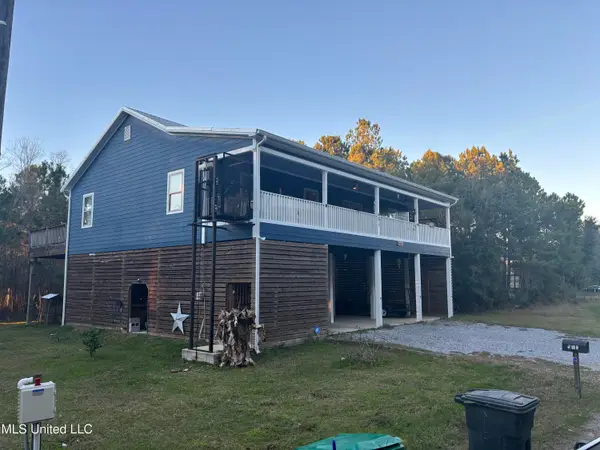 513 Poinsettia Drive, Bay Saint Louis, MS 39520