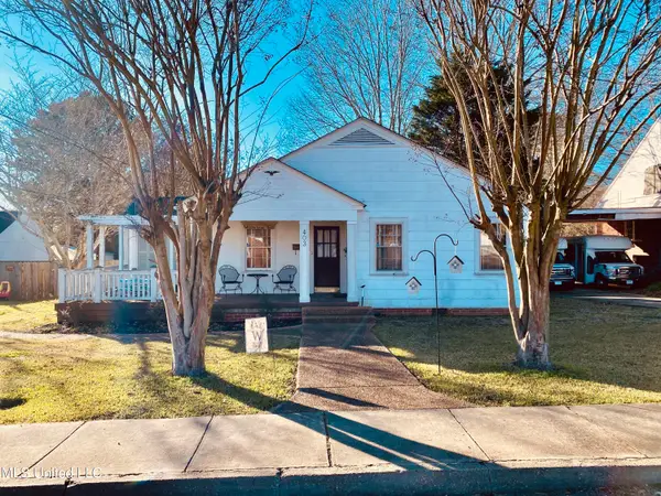 403 N Van Buren Street, Carthage, MS 39051