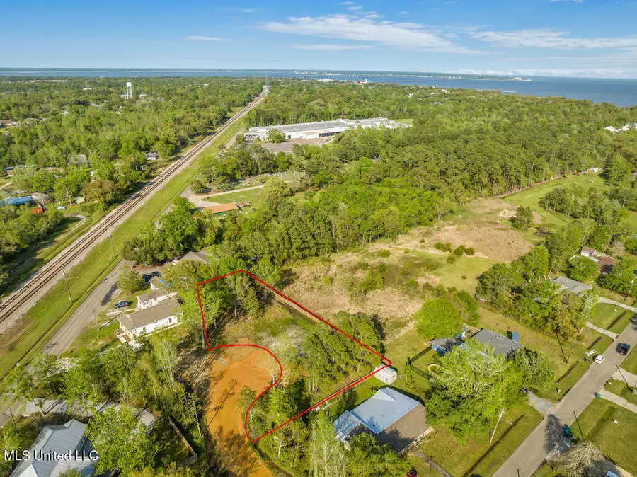 Chantilly Terrace, Bay Saint Louis, MS 39520 - Image #2