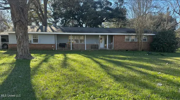 121 Catalpa Drive, Natchez, MS 39120