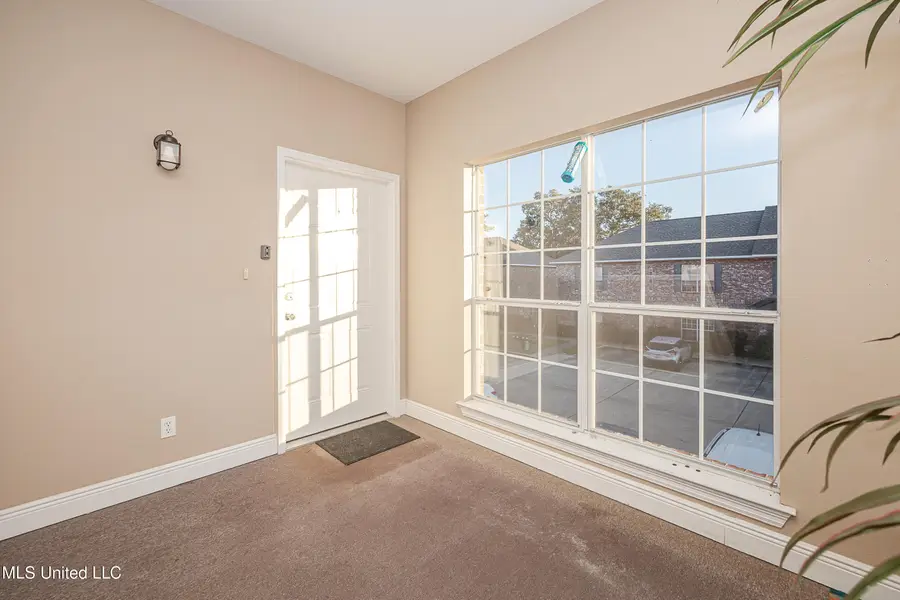 219 Armand Oaks, Ocean Springs, MS 39564 - Image #2