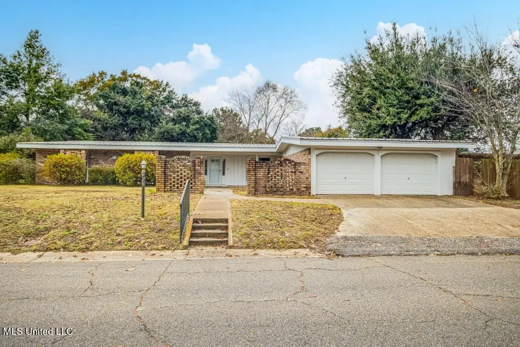 28 Woodglen Drive, Gulfport, MS 39507 - Image #1