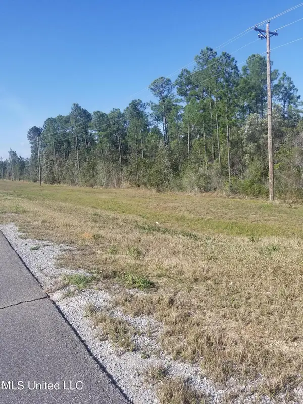 6100 Brown Road, Ocean Springs, MS 39564