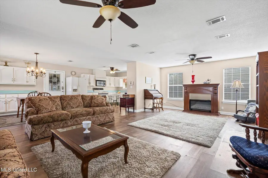 2924 Dantzler Street, Moss Point, MS 39563 - Image #2