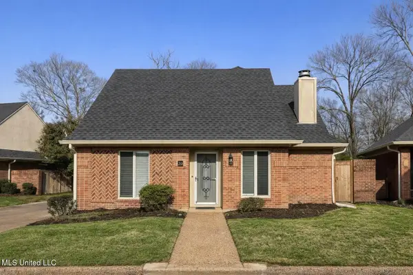 33 Autumn Woods Drive, Jackson, MS 39206