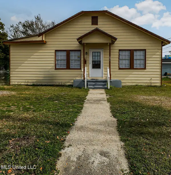4718 Main Street, Moss Point, MS 39563