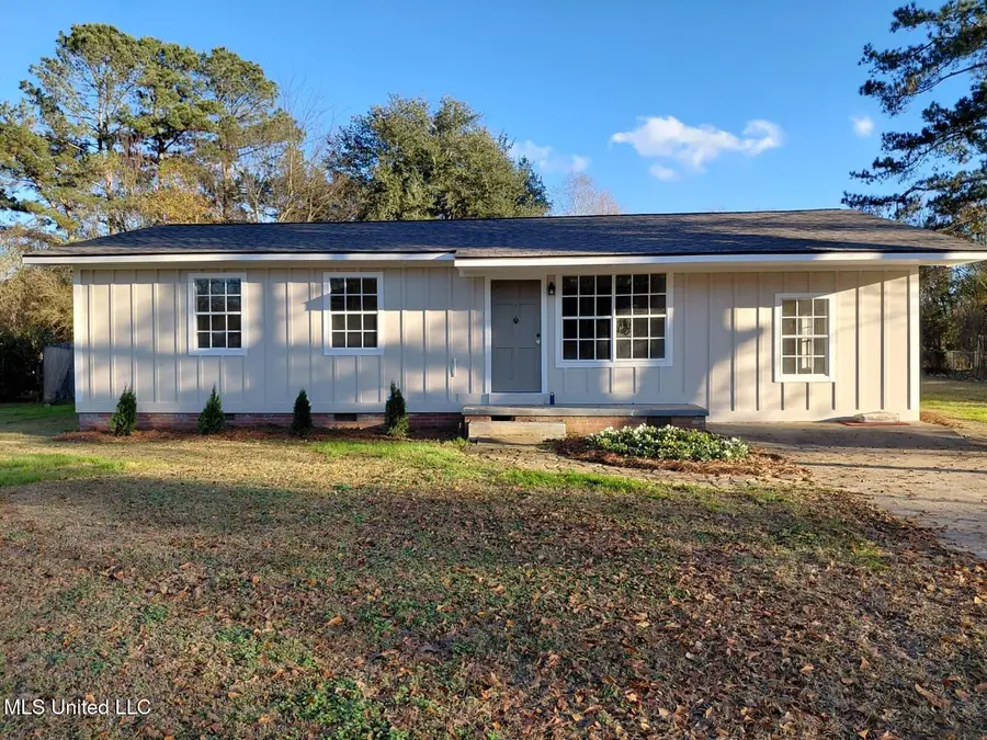 352 Beverly Circle, Crystal Springs, MS 39059 - Image #2