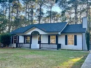 1131 Oak Street, Ocean Springs, MS 39564 - Image #1