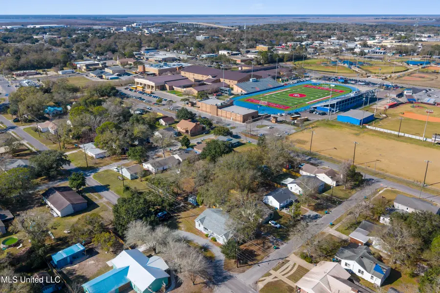 1909 Polk Avenue, Pascagoula, MS 39567 - Image #2