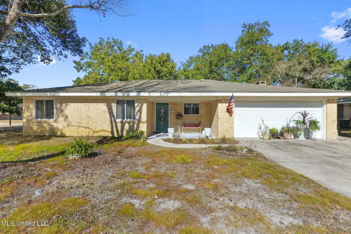 3231 Nottingham Road, Ocean Springs, MS 39564 - Image #1