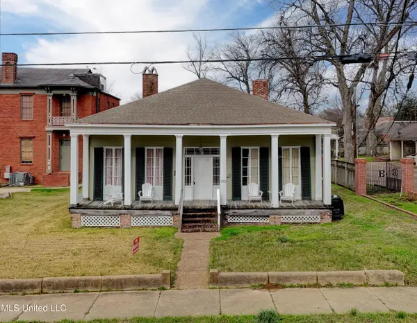 1115 Grove Street, Vicksburg, MS 39183