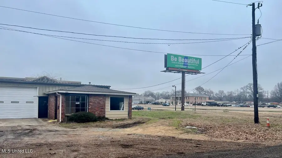 901 W Highway 82, Greenwood, MS 38930 - Image #2