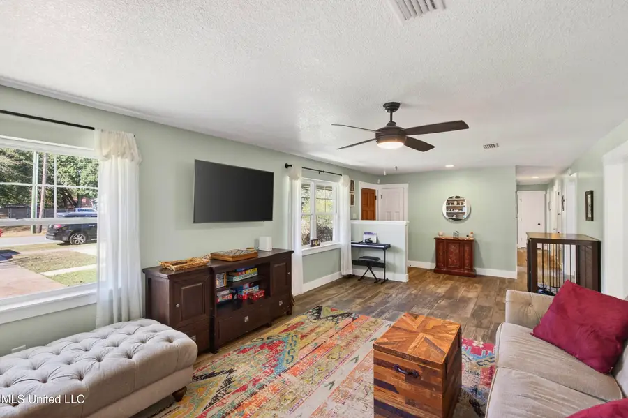 296 Holcomb Boulevard, Ocean Springs, MS 39564 - Image #3