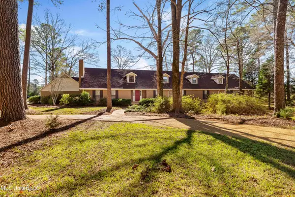 102 Creekwood Drive, Flowood, MS 39232