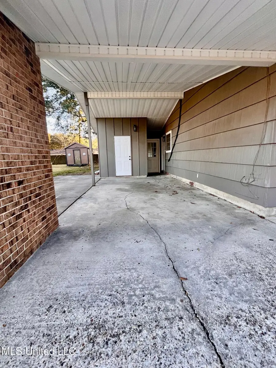 2304 Tucker Avenue, Pascagoula, MS 39567 - Image #3