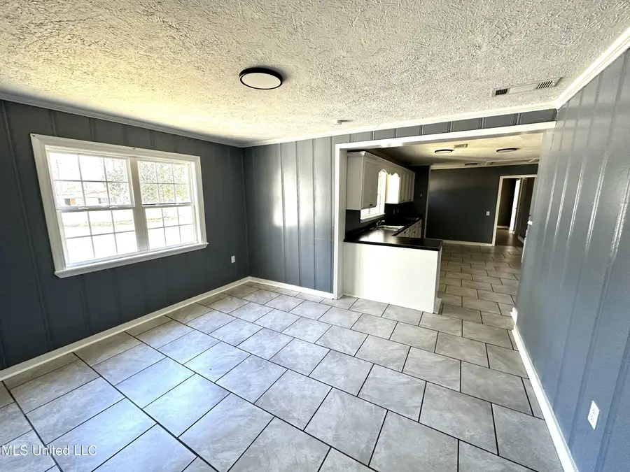 607 Hillsboro Street, Forest, MS 39074 - Image #3