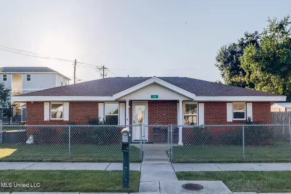 135 Pine Grove Avenue, Biloxi, MS 39531