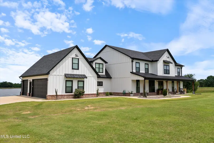 114 Mcgeehee Road, Senatobia, MS 38668 - Image #2