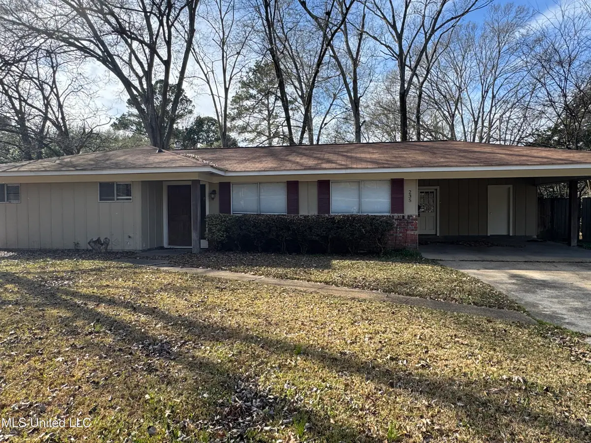 235 Pimlico Place, Jackson, MS 39211 - Image #1