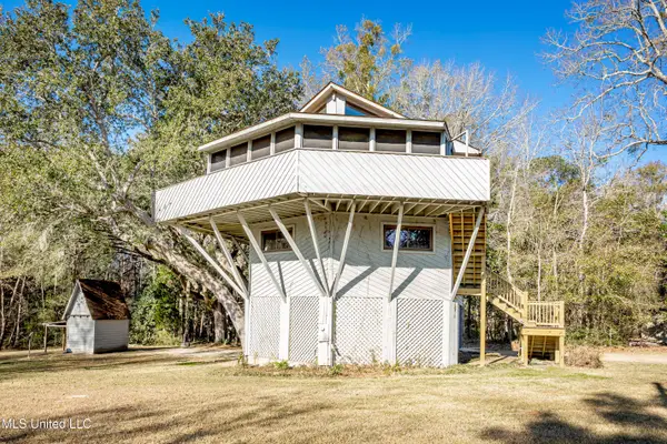 7417 Bluff Point Road, Gautier, MS 39553