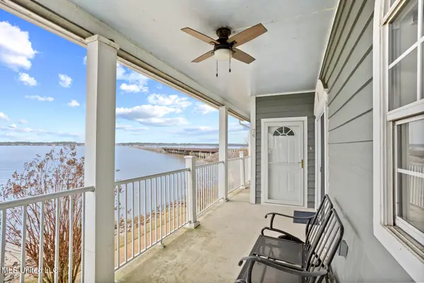 74 Lake Barnett Drive, Brandon, MS 39047