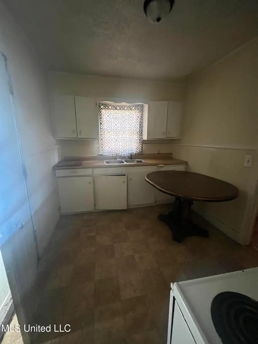 979 Winn Street, Jackson, MS 39204 - #2