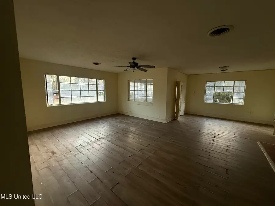 230 N Sunset Terrace, Jackson, MS 39212 - Image #2