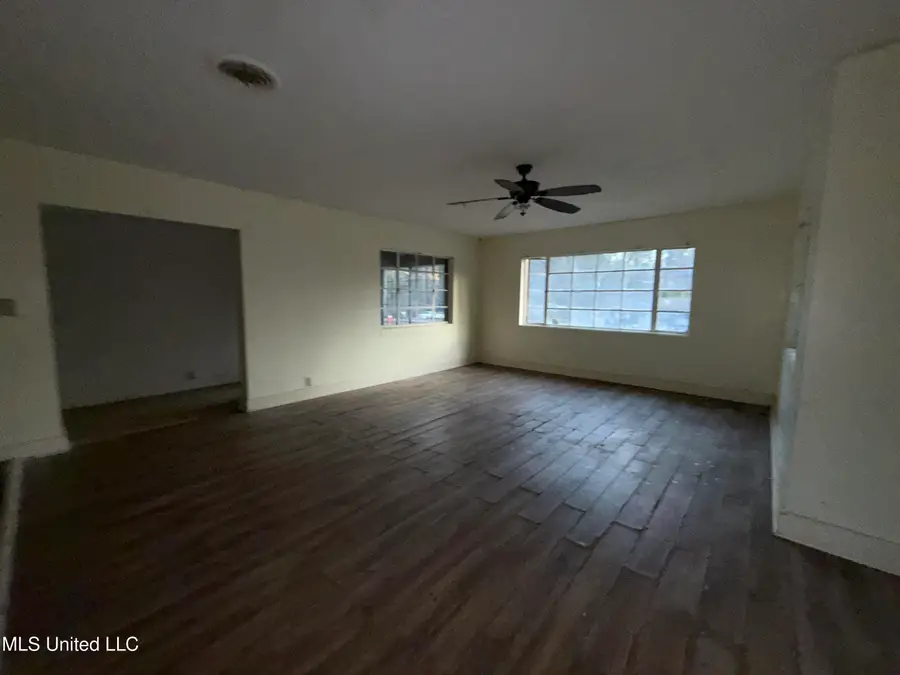 230 N Sunset Terrace, Jackson, MS 39212 - Image #3