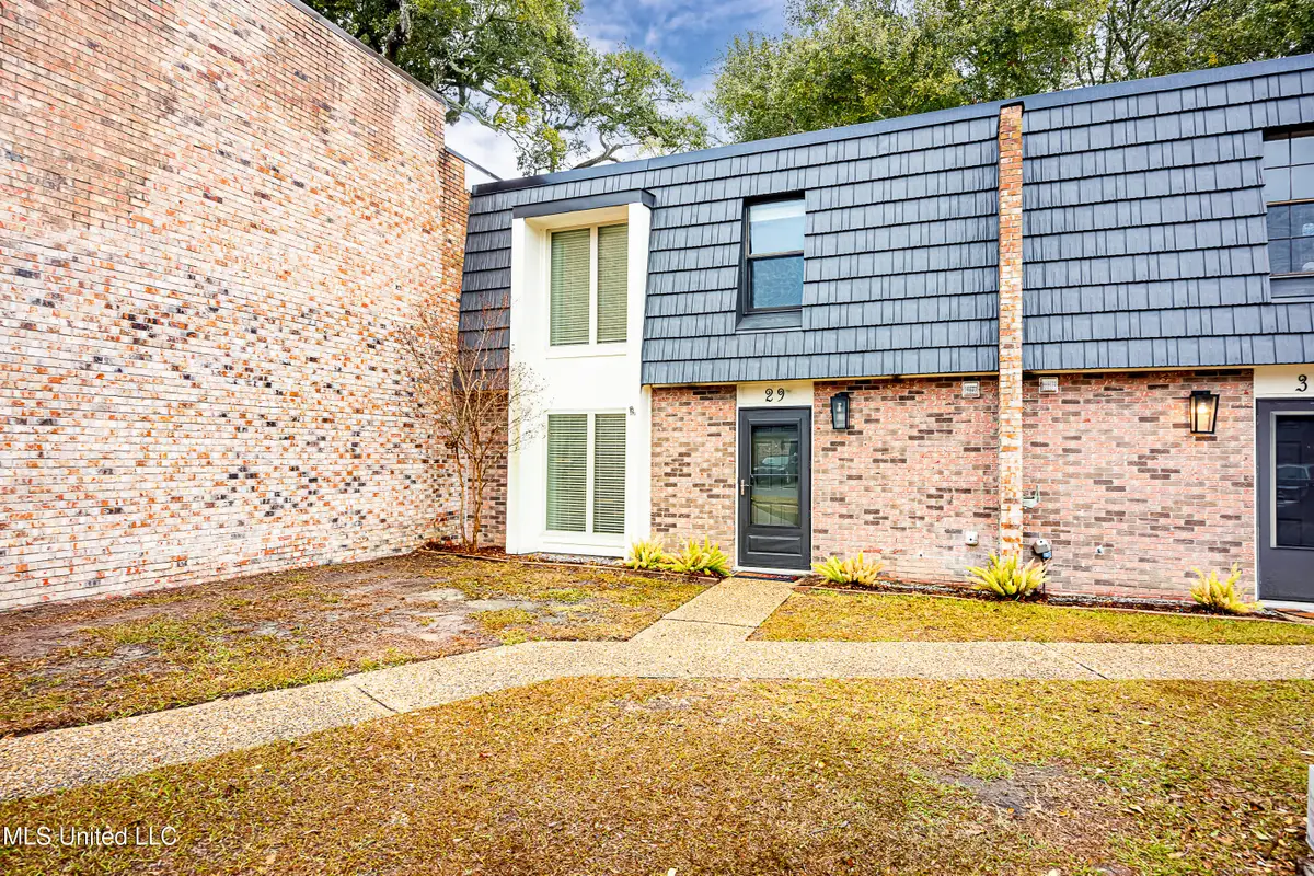 527 Front Beach Drive, Ocean Springs, MS 39564 - #1