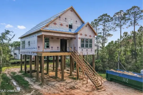 410 Orange Street, Pass Christian, MS 39571