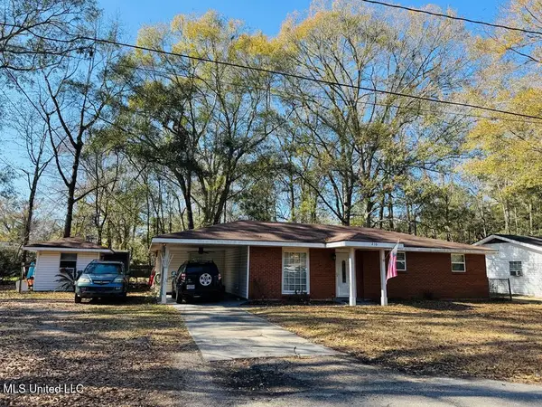 216 S Green Avenue, Picayune, MS 39466