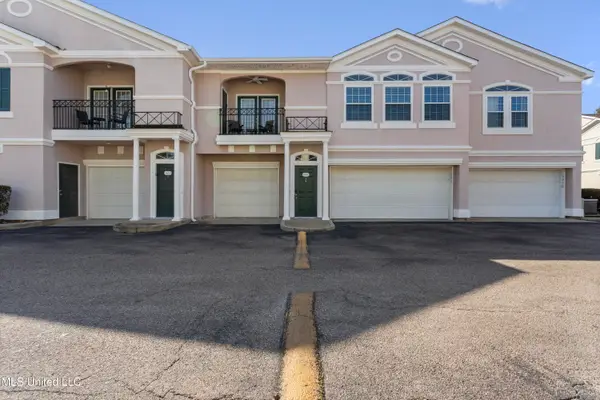 2252 Beach Drive, Gulfport, MS 39507