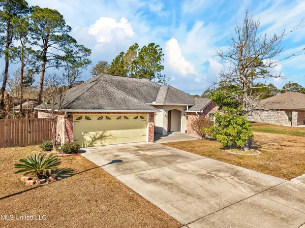 1815 W Amar, Gautier, MS 39553