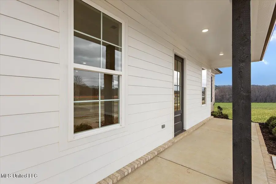 526 Bolivar Drive, Nesbit, MS 38651 - #3