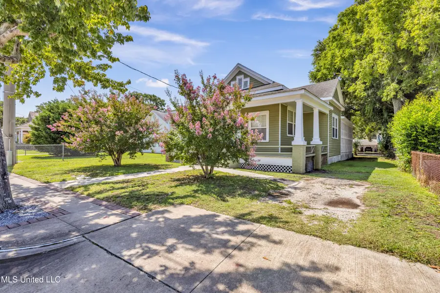 547 Howard Avenue, Biloxi, MS 39530 - #2