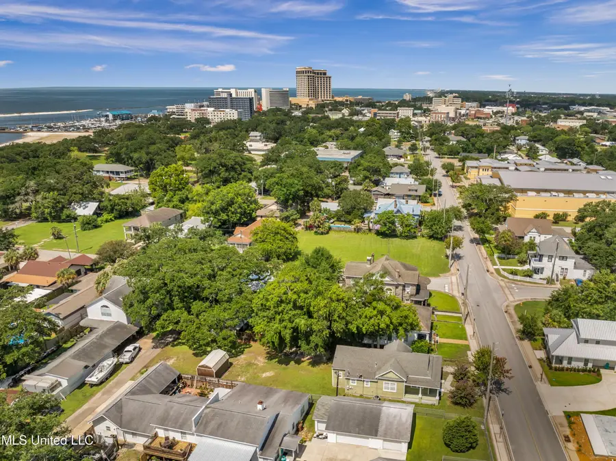 547 Howard Avenue, Biloxi, MS 39530 - #3