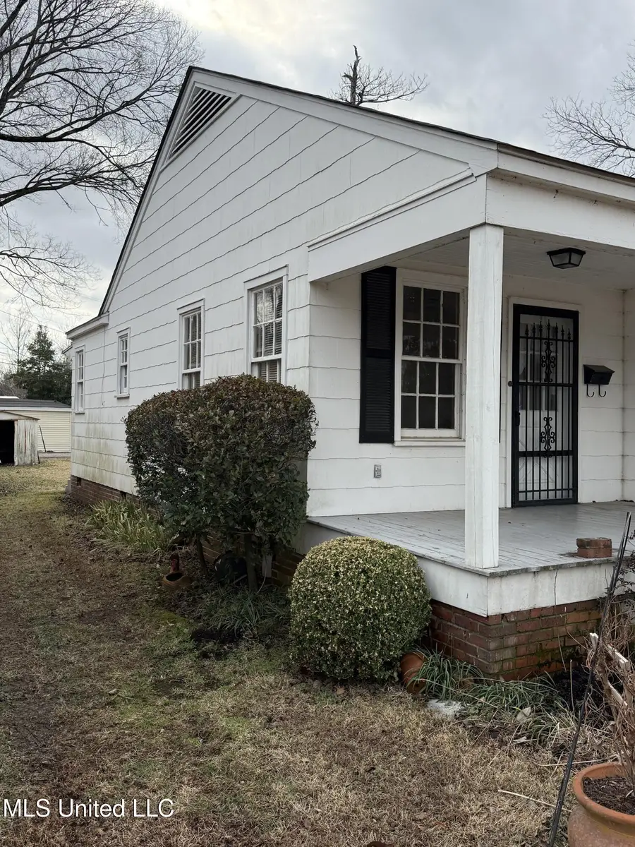 1723 Riverside Avenue, Clarksdale, MS 38614 - #3