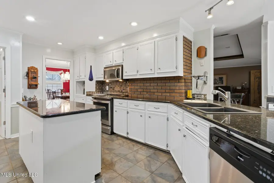 420 Shadow Lake Cove, Raymond, MS 39154 - Image #3