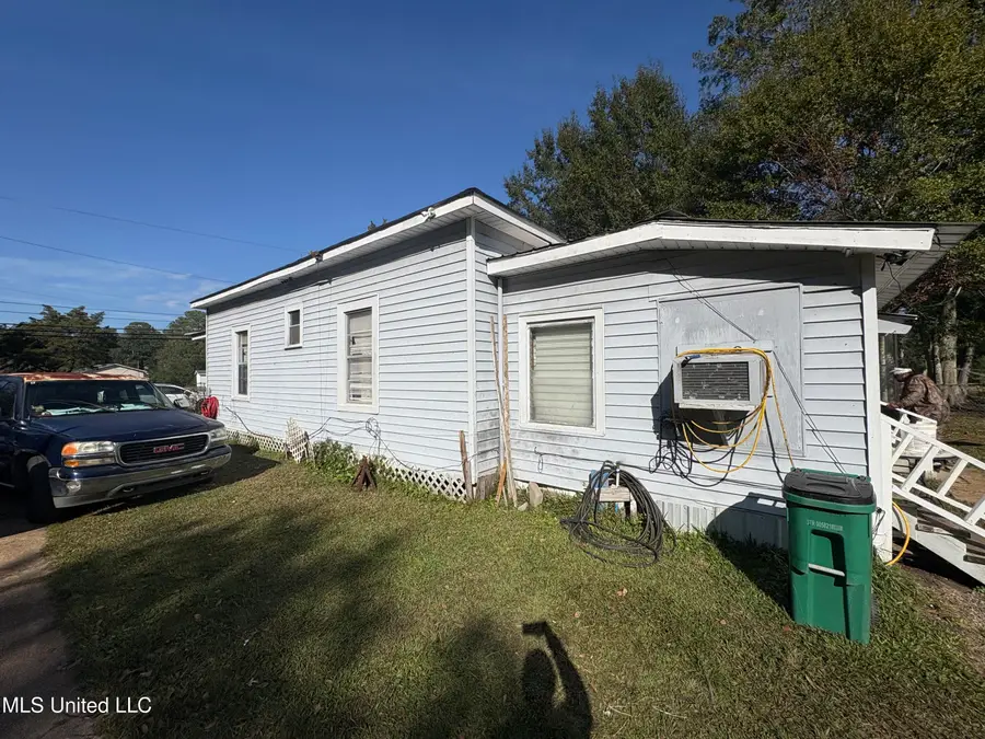 6112 Grierson Street, Moss Point, MS 39563 - #3