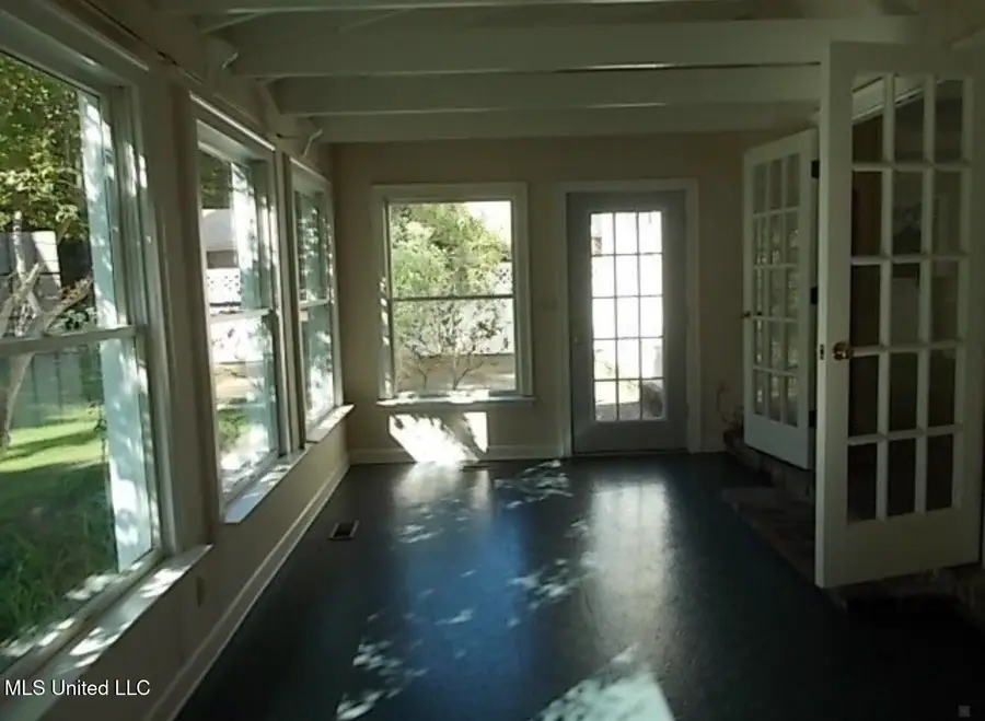 425 Briarwood Cove, Greenville, MS 38701 - #3