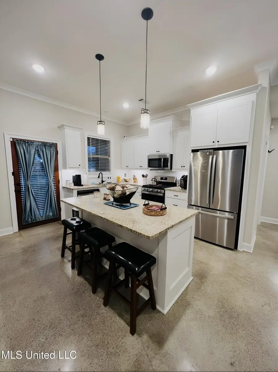 320 Scarbrough Circle, Richland, MS 39218 - #2