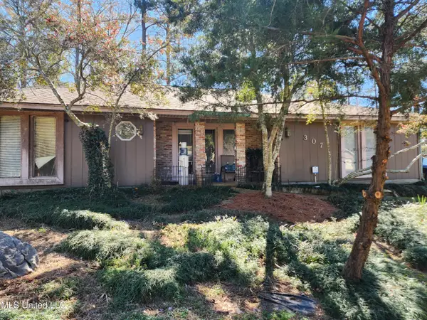 307 Lakeside Drive, Brandon, MS 39047
