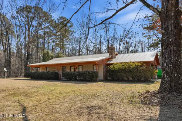 4221 Oakley Palestine Road, Raymond, MS 39154